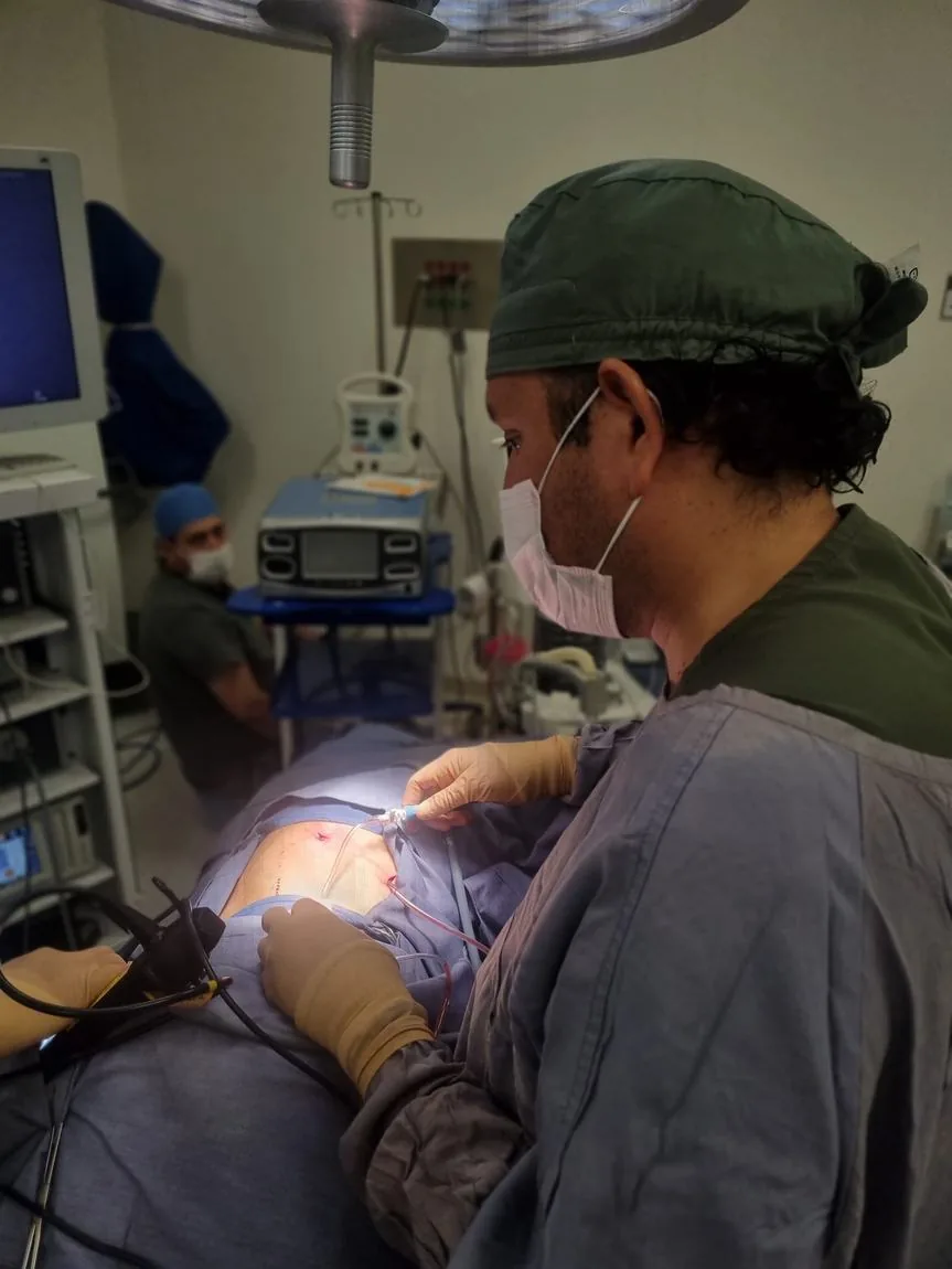 Sonda pleural colocada para drenar un derrame infectado